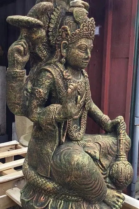 Statues & Sculptures